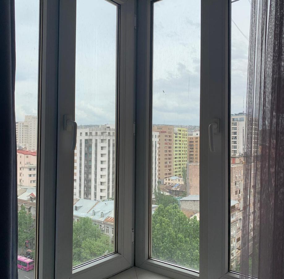 Cozy Apartment Near Republic Square Erevan Esterno foto